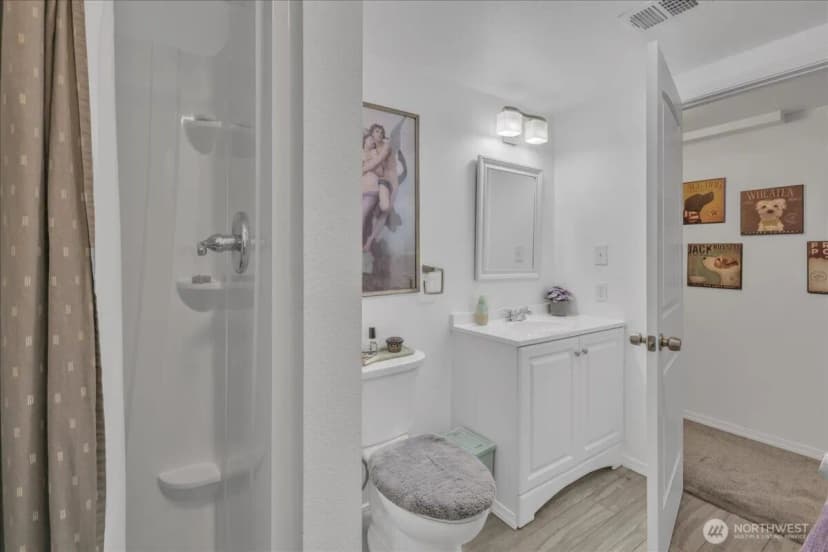 Property photo for 829 Maplewood Avenue, Kent photo 32