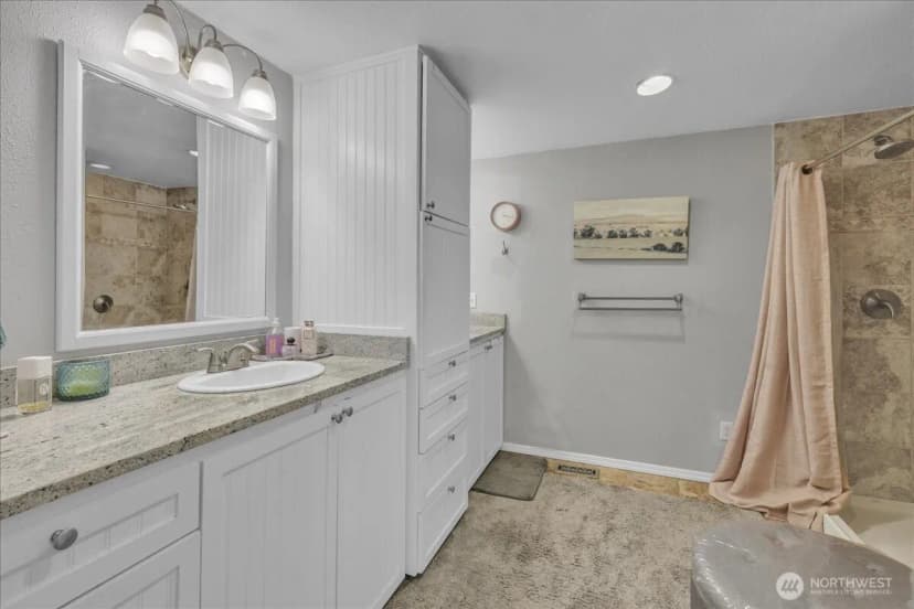 Property photo for 829 Maplewood Avenue, Kent photo 23