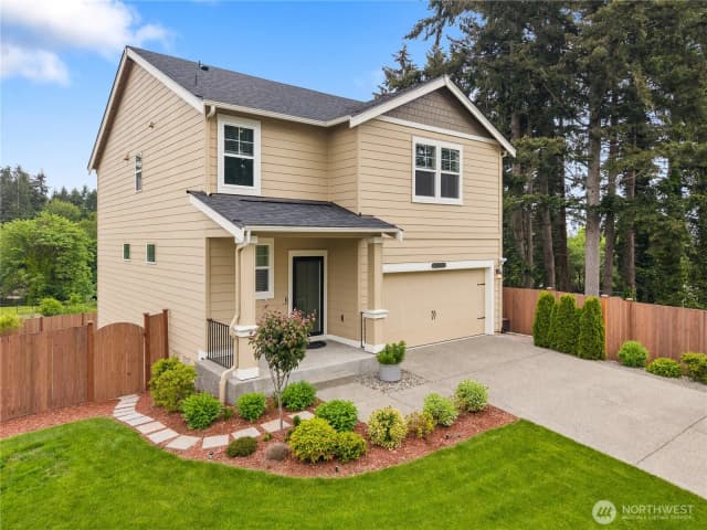 Property photo for 30003 19th Avenue S, Federal Way photo 2