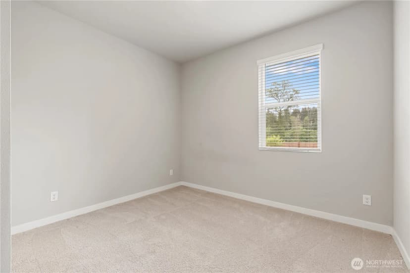 Property photo for 30003 19th Avenue S, Federal Way photo 13