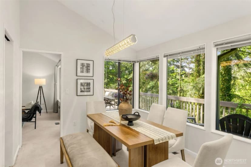 Property photo for 5221 Somerset Drive Se, Bellevue photo 7