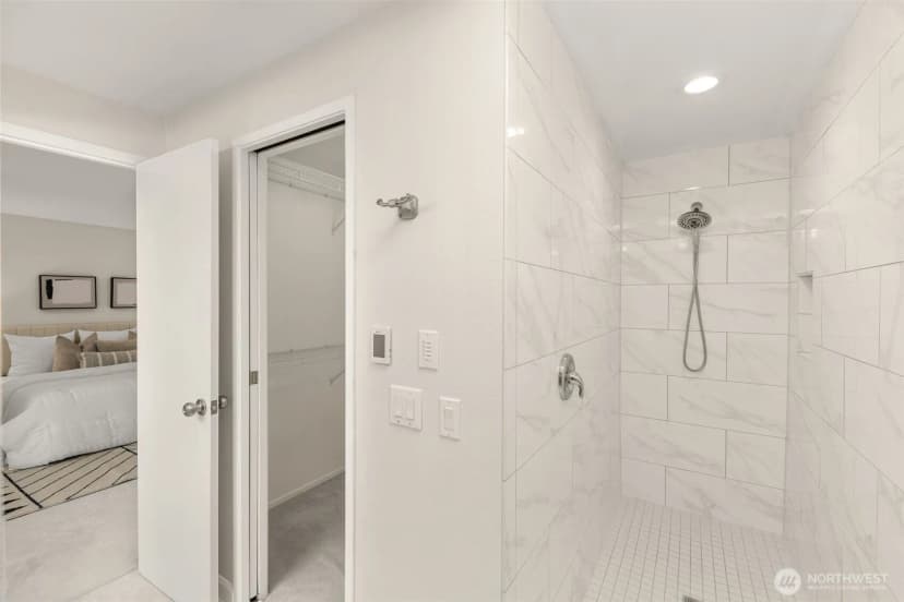 Property photo for 5221 Somerset Drive Se, Bellevue photo 19