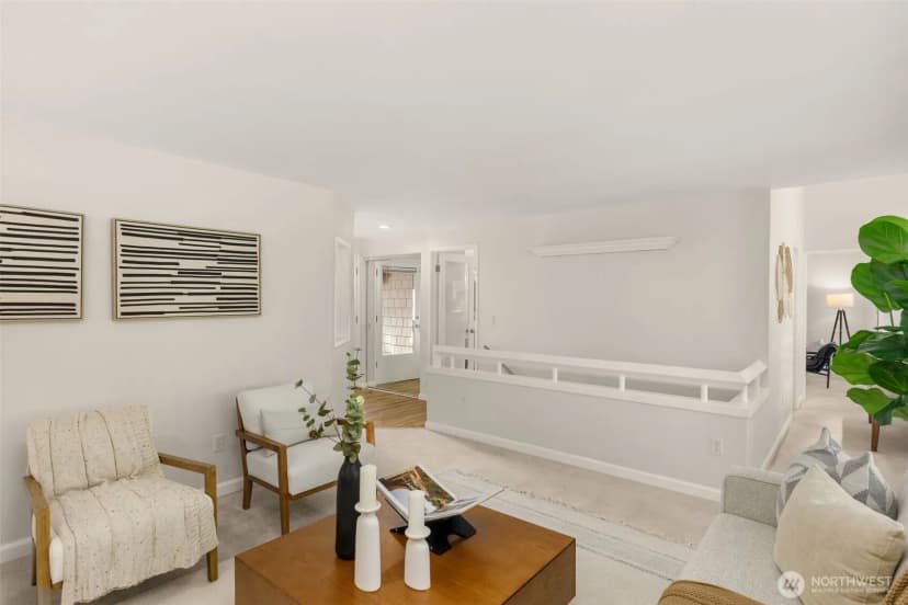 Property photo for 5221 Somerset Drive Se, Bellevue photo 6