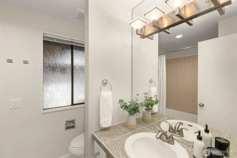Property photo for 5221 Somerset Drive Se, Bellevue photo 24