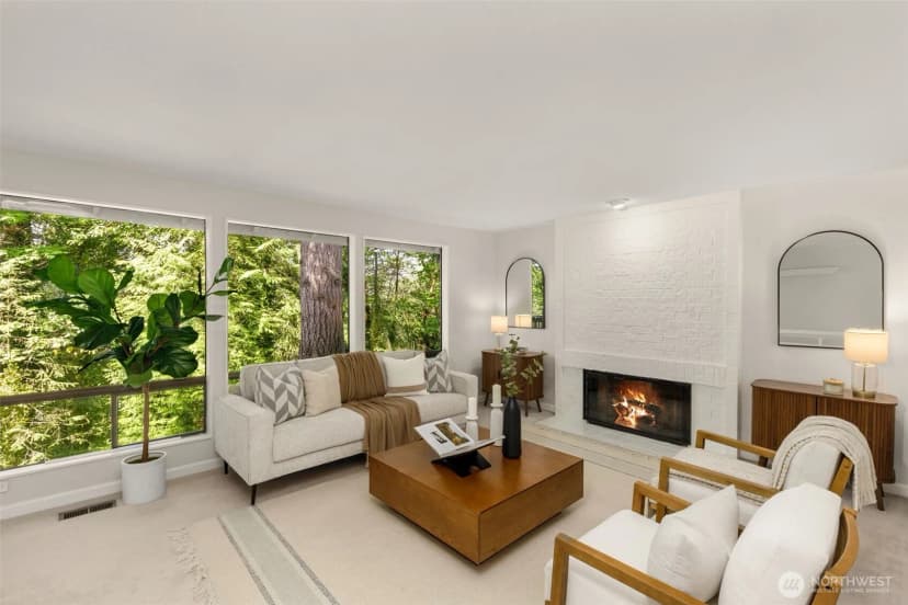 Property photo for 5221 Somerset Drive Se, Bellevue photo 4
