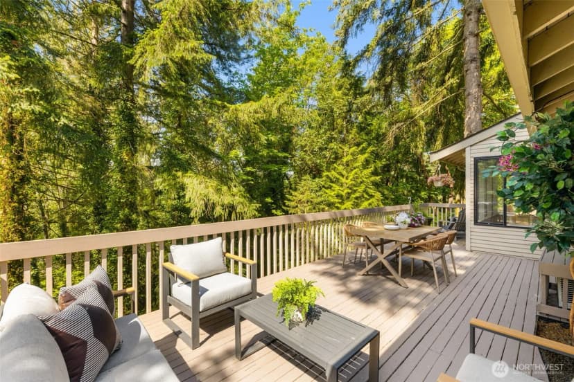 Property photo for 5221 Somerset Drive Se, Bellevue photo 26