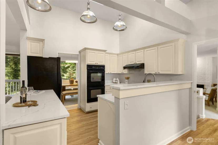 Property photo for 5221 Somerset Drive Se, Bellevue photo 14