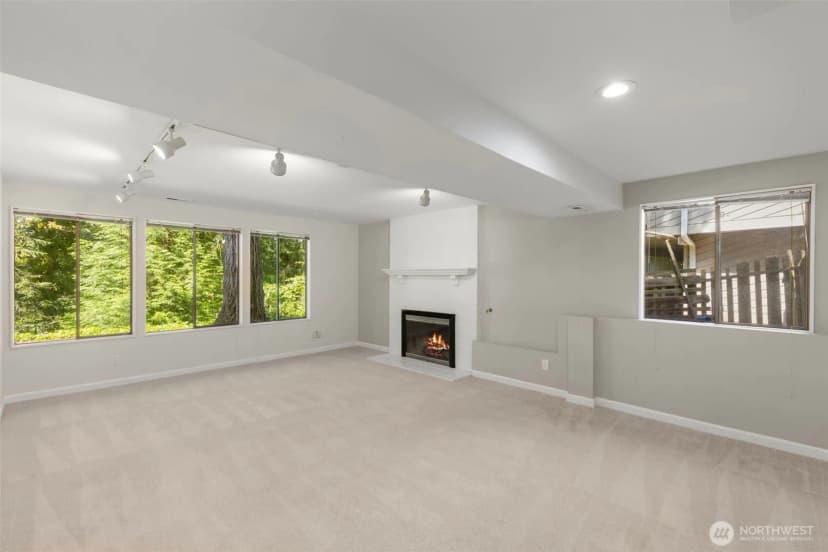 Property photo for 5221 Somerset Drive Se, Bellevue photo 31