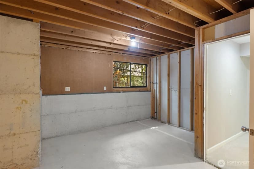 Property photo for 5221 Somerset Drive Se, Bellevue photo 36