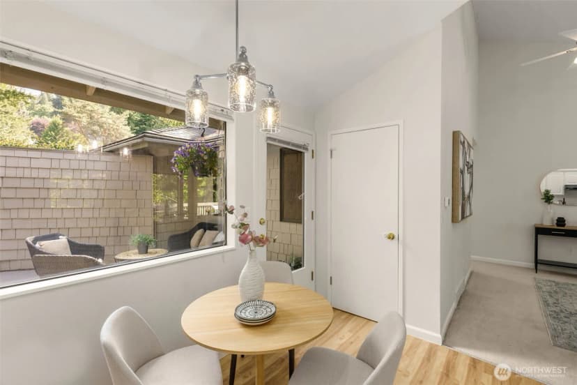 Property photo for 5221 Somerset Drive Se, Bellevue photo 13