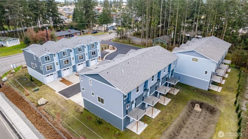 Property photo for 945 Nw Heller Street #c3, Oak Harbor photo 4