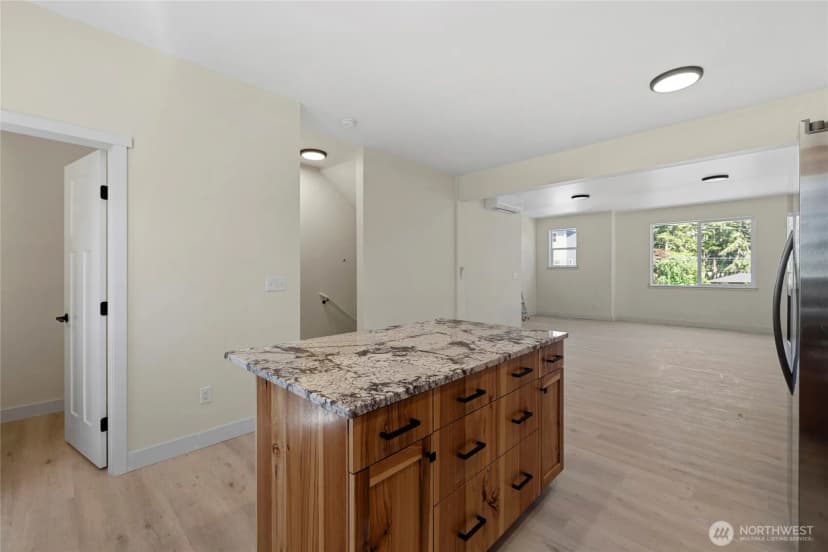Property photo for 945 Nw Heller Street #c3, Oak Harbor photo 18
