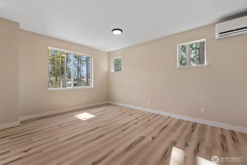 Property photo for 945 Nw Heller Street #c3, Oak Harbor photo 10