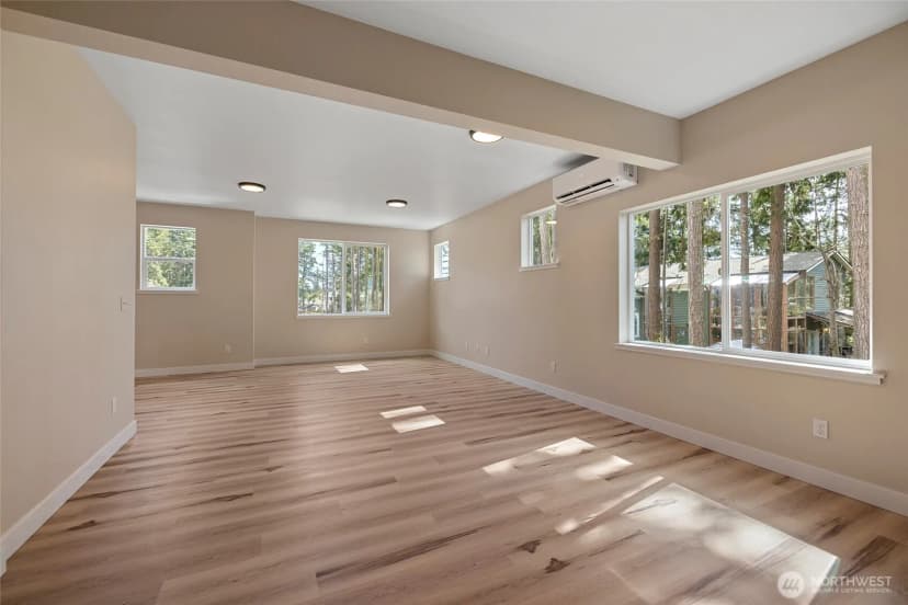 Property photo for 945 Nw Heller Street #c3, Oak Harbor photo 6