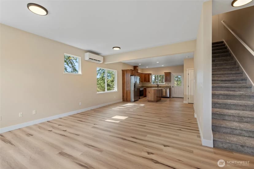 Property photo for 945 Nw Heller Street #c3, Oak Harbor photo 12