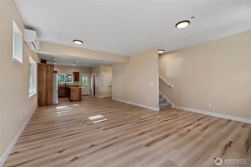 Property photo for 945 Nw Heller Street #c3, Oak Harbor photo 19
