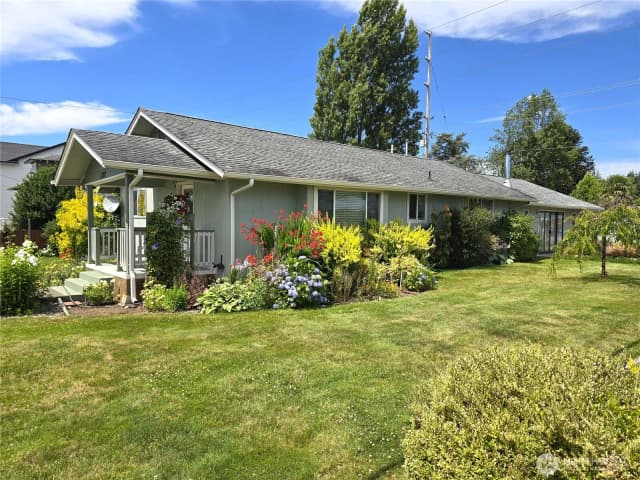 Property photo for 1102 W Anderson Street, Elma