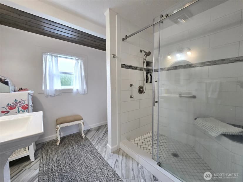 Property photo for 1102 W Anderson Street, Elma photo 17