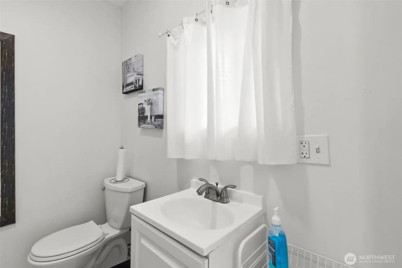 Property photo for 1102 W Anderson Street, Elma photo 27