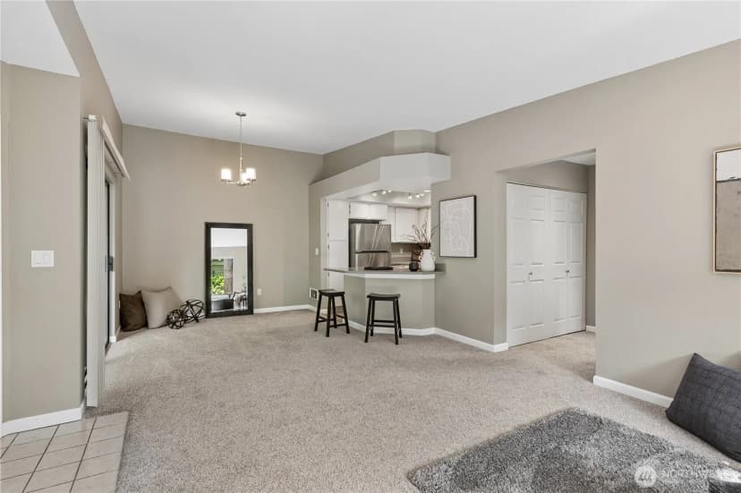 Property photo for 1380 Bellevue Way Ne #4, Bellevue photo 6