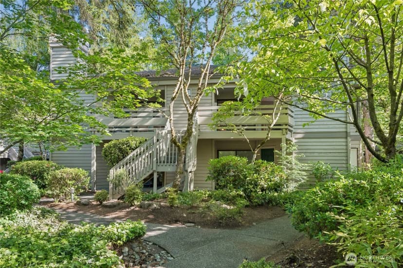 Property photo for 1380 Bellevue Way Ne #4, Bellevue photo 13