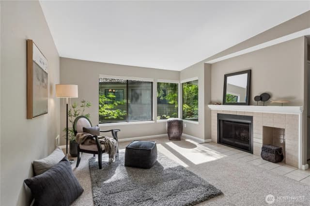 Property photo for 1380 Bellevue Way Ne #4, Bellevue