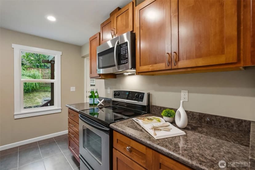 Property photo for 8800 Ravenna Avenue Ne, Seattle photo 7