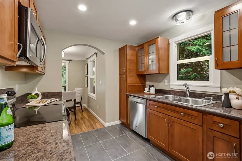 Property photo for 8800 Ravenna Avenue Ne, Seattle photo 6