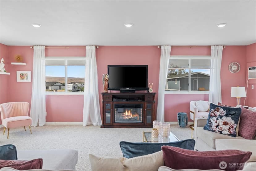 Property photo for 407 Summer Place S, Mattawa photo 6