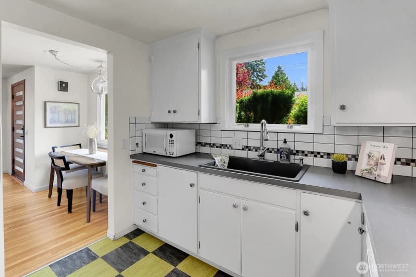 Property photo for 10515 1st Avenue Nw, Seattle photo 11