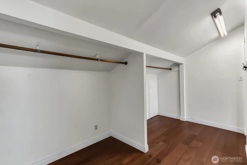 Property photo for 10515 1st Avenue Nw, Seattle photo 24
