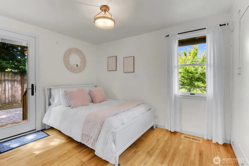 Property photo for 10515 1st Avenue Nw, Seattle photo 21