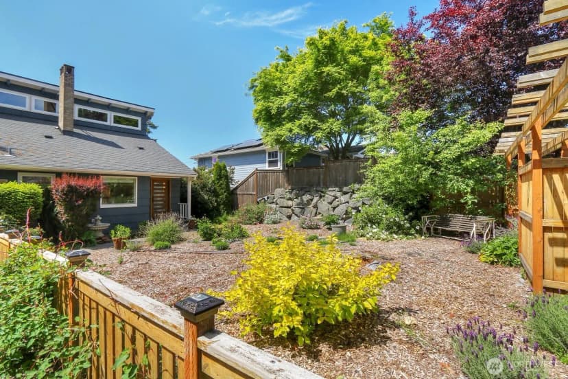 Property photo for 10515 1st Avenue Nw, Seattle photo 32