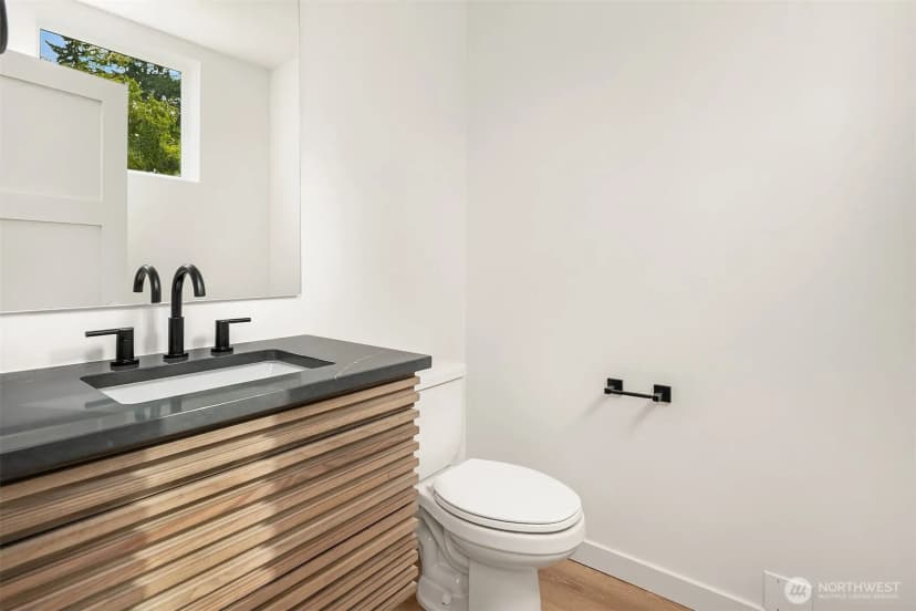 Property photo for 2028 Ne 123rd Street, Seattle photo 6