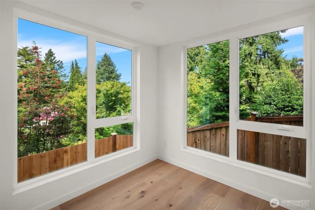 Property photo for 2028 Ne 123rd Street, Seattle photo 4