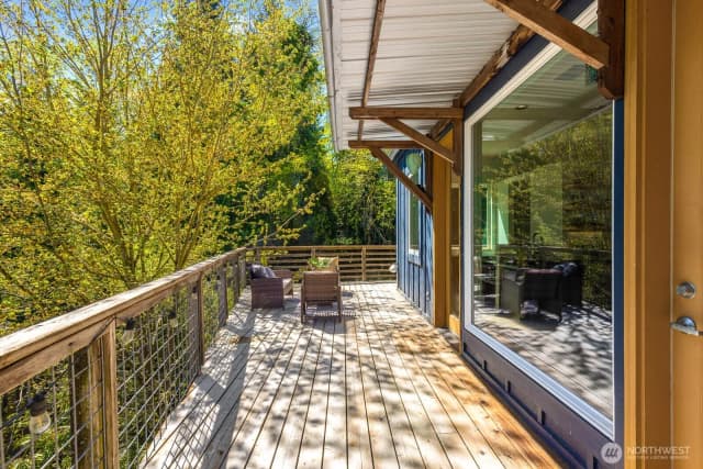 Property photo for 15504 Se 18th Street, Bellevue photo 4