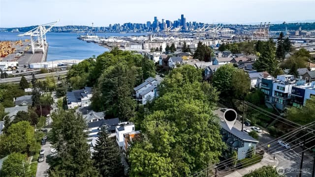 Property photo for 3855 21st Avenue Sw, Seattle photo 2