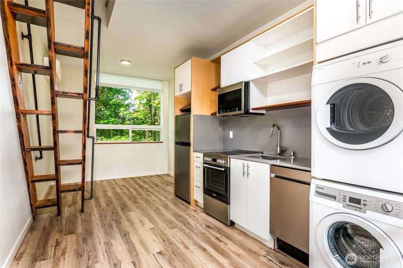 Property photo for 3855 21st Avenue Sw, Seattle photo 7