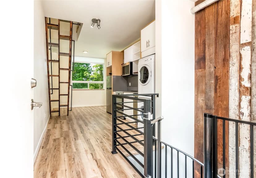Property photo for 3855 21st Avenue Sw, Seattle photo 5