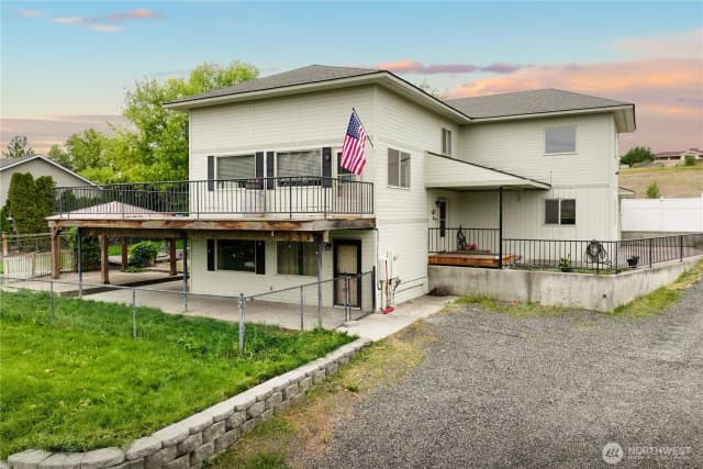 Property photo for 1605 S 80th Avenue, Yakima