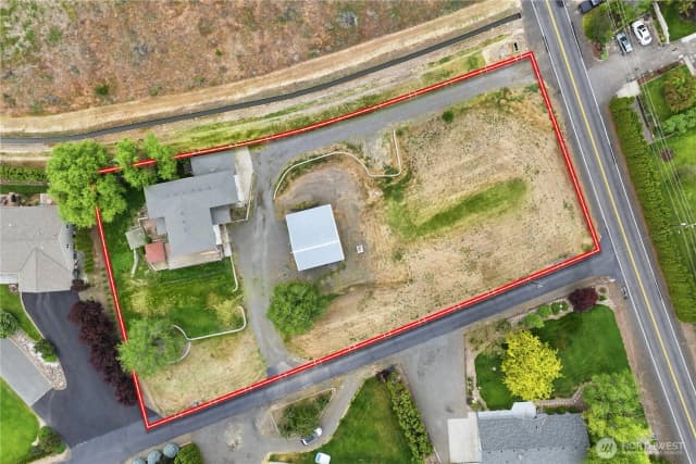 Property photo for 1605 S 80th Avenue, Yakima photo 3