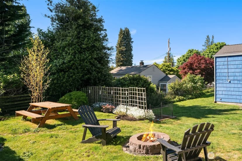 Property photo for 7439 S 116th Place, Seattle photo 16