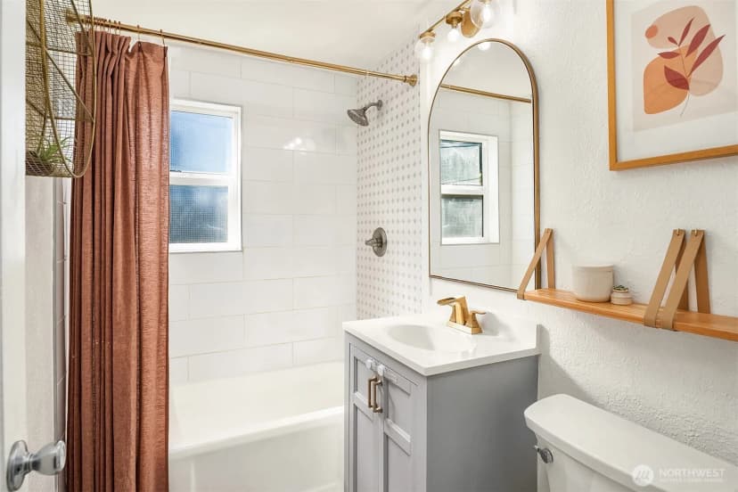 Property photo for 7439 S 116th Place, Seattle photo 11