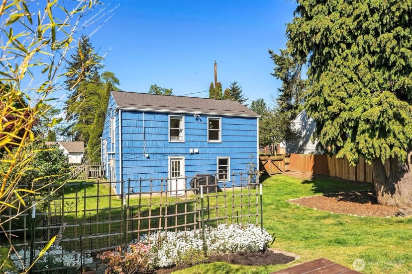 Property photo for 7439 S 116th Place, Seattle photo 17