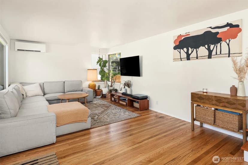 Property photo for 7439 S 116th Place, Seattle photo 8