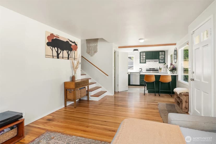 Property photo for 7439 S 116th Place, Seattle photo 3