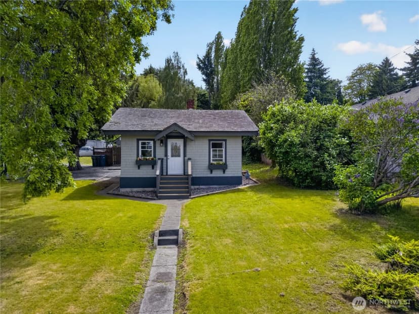 Property photo for 501 35th Street, Anacortes