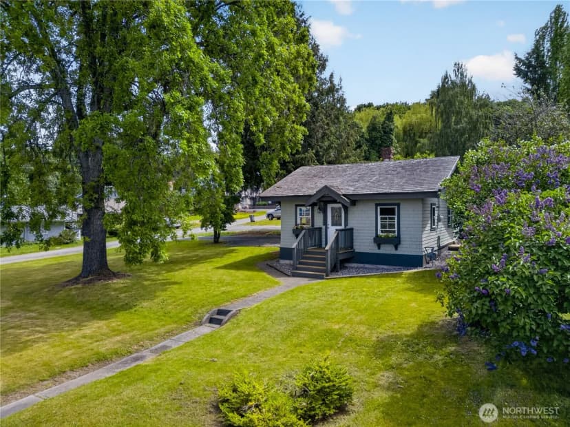 Property photo for 501 35th Street, Anacortes photo 4