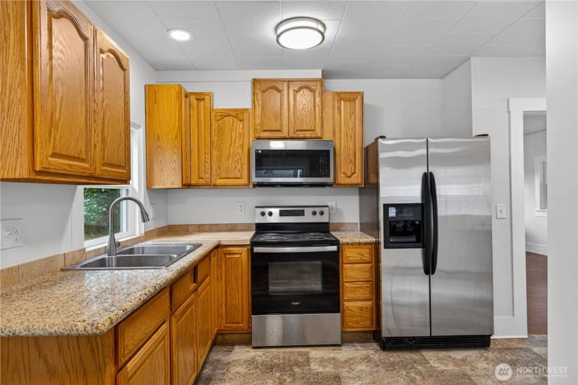Property photo for 501 35th Street, Anacortes photo 9