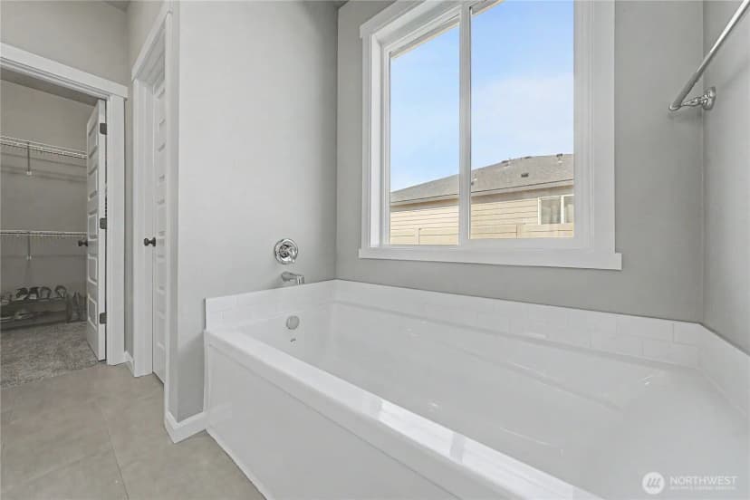 Property photo for 738 I Street Ne, Quincy photo 8